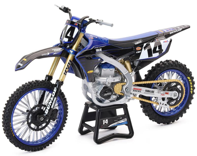 Moto Yamaha 450 YZF D. FERRANDIS (Echelle 1/12°)